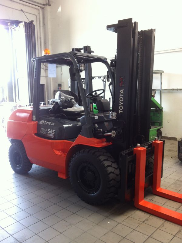 Toyota 50 Diesel portata 5000 Kg